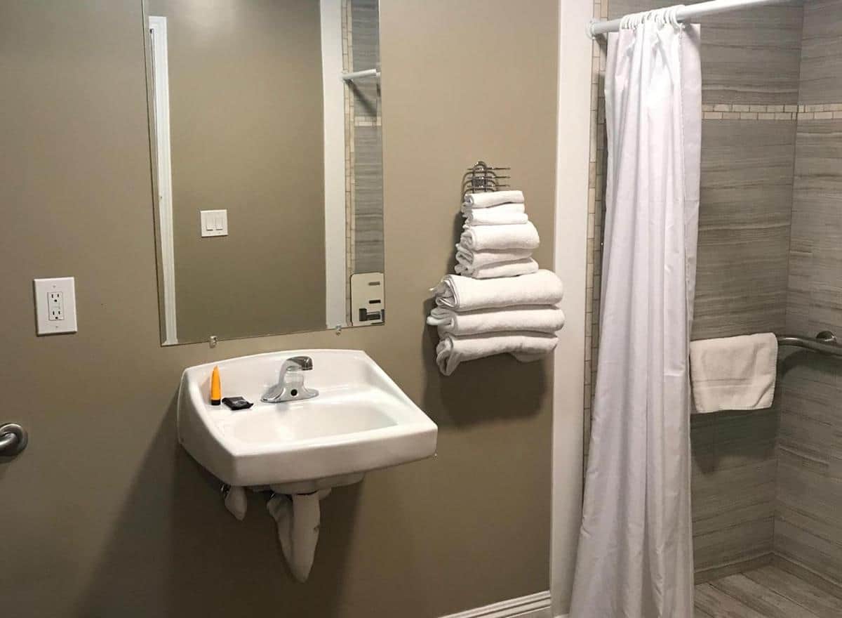 Corona Inn
