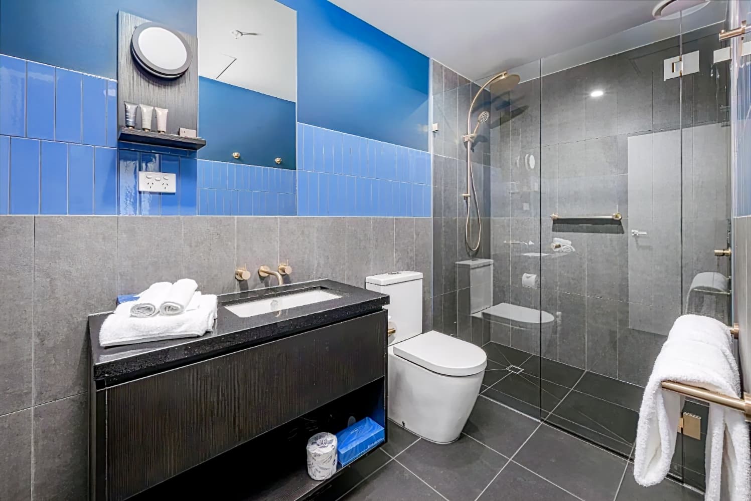 Oros Hotel and Apartments