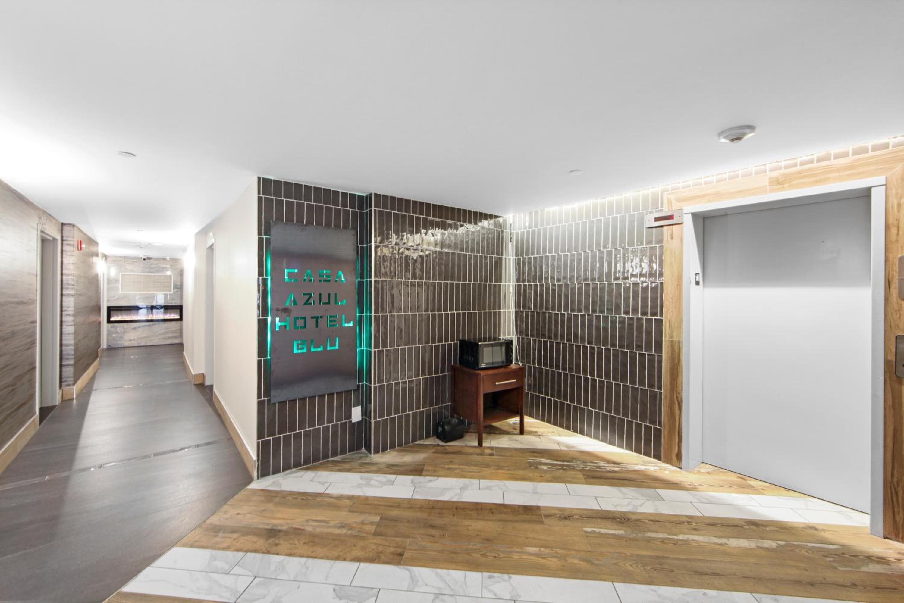 Casa Azul Hotel Blu JFK