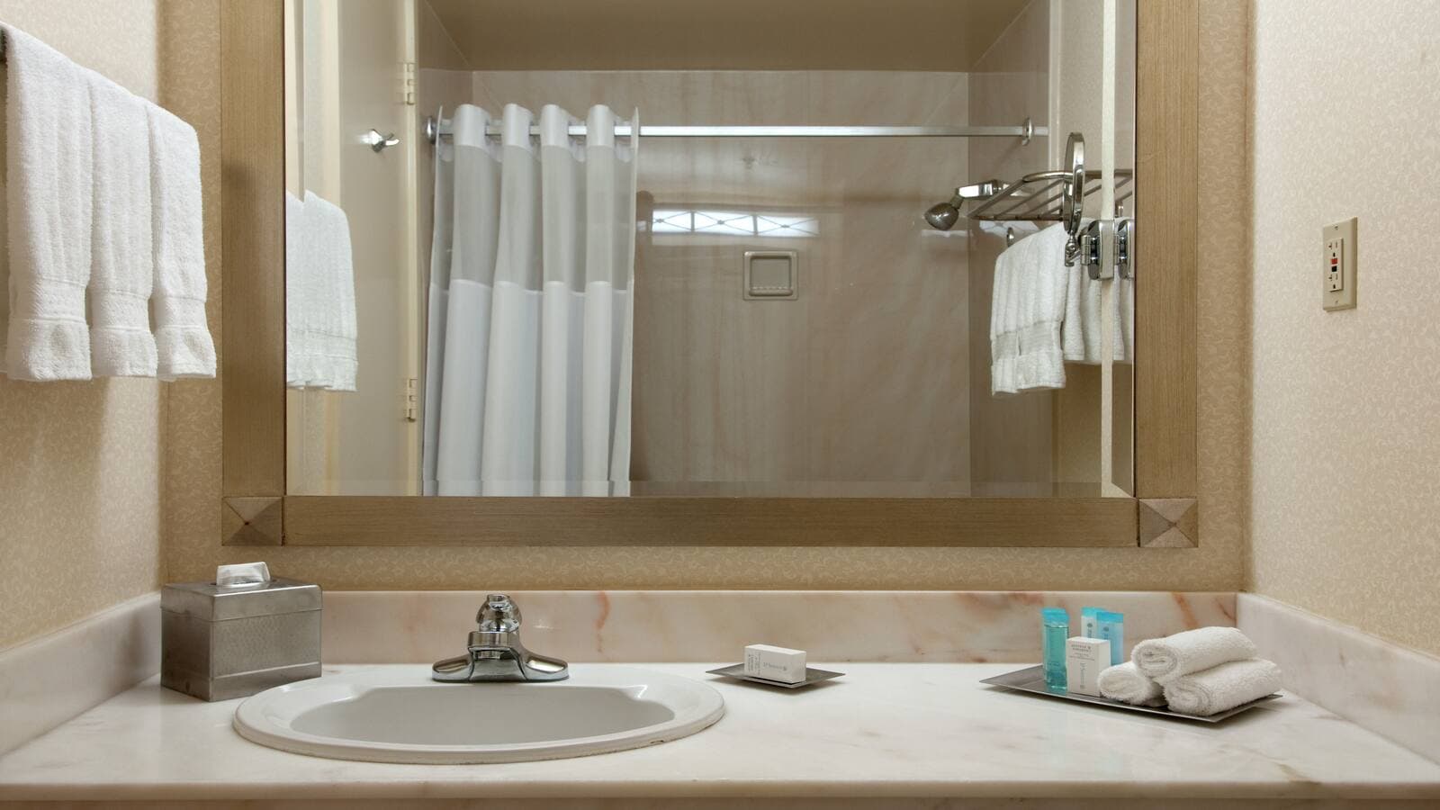 Hilton Oakland Airport