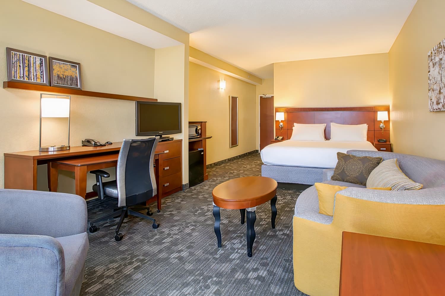 Courtyard by Marriott Austin Airport