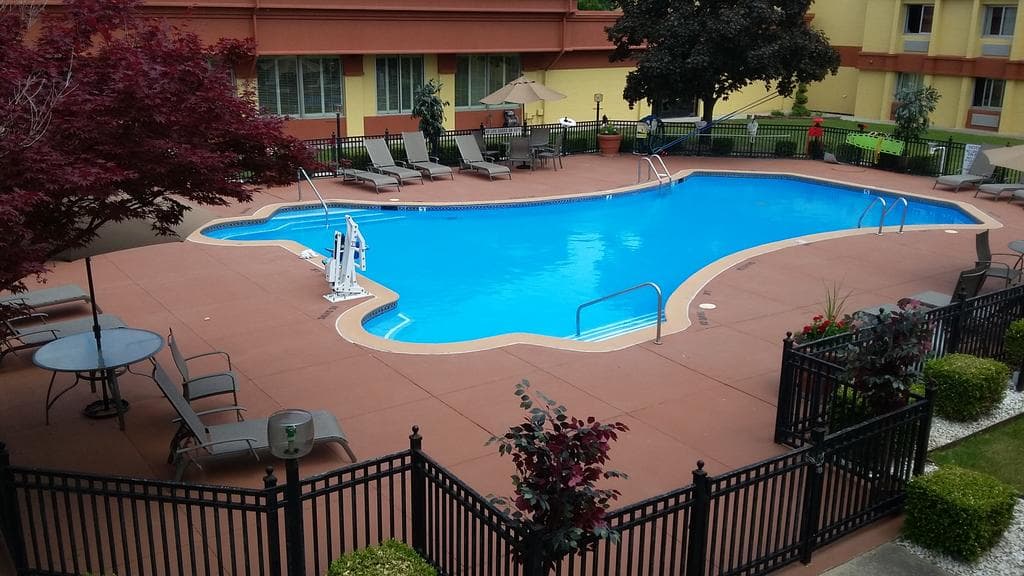 Clarion Hotel Detroit Metro Airport