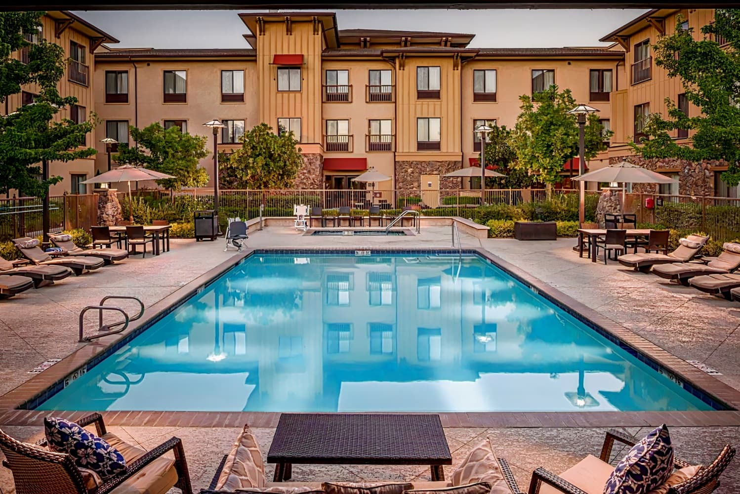 Hampton Inn & Suites Windsor - Sonoma Wine Country