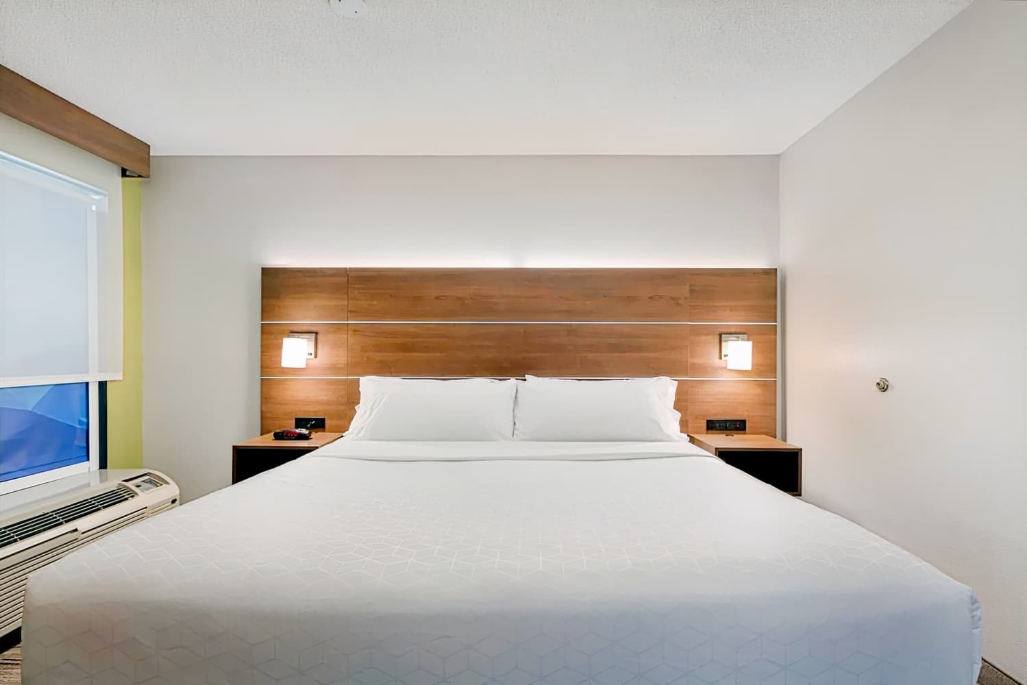 Holiday Inn Express Hotel & Suites Milton