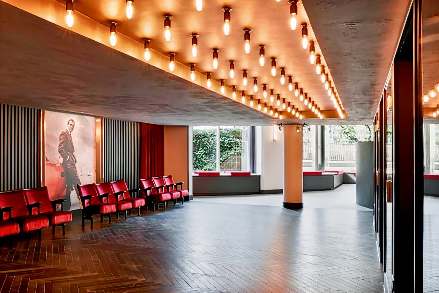 Radisson RED Heathrow