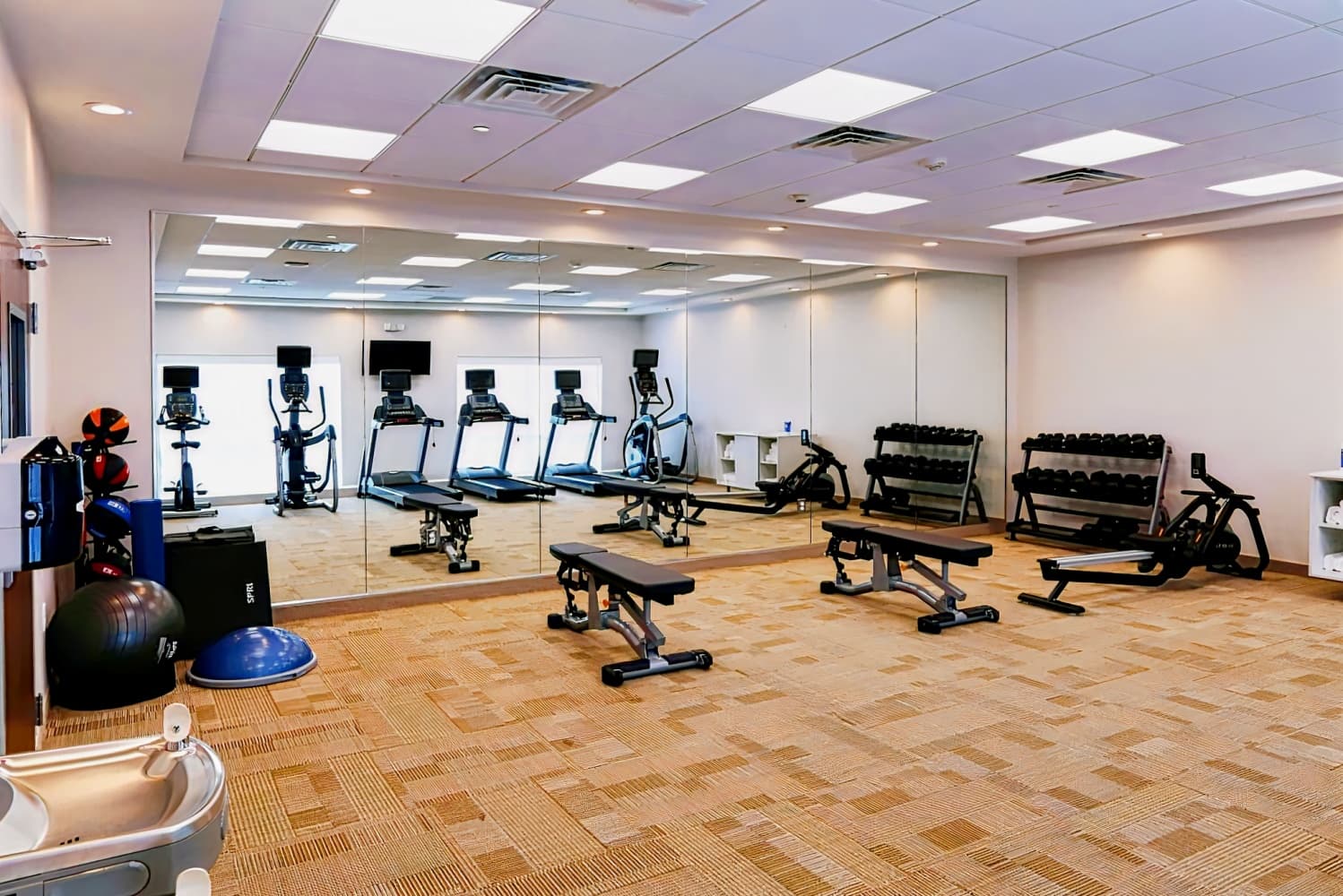 Holiday Inn Express & Suites - Houston IAH - Beltway 8