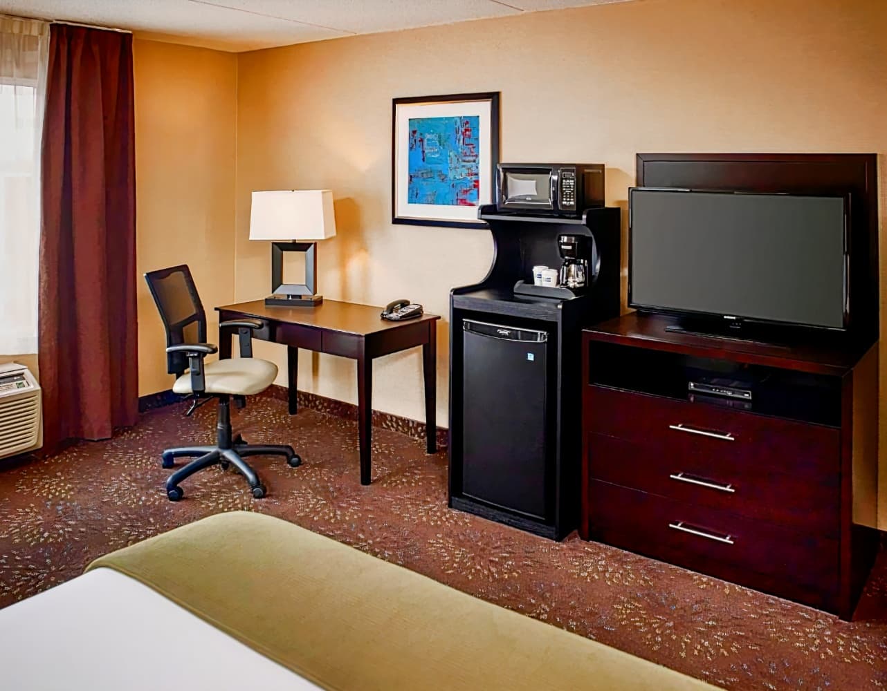 Holiday Inn Express and Suites Timmins