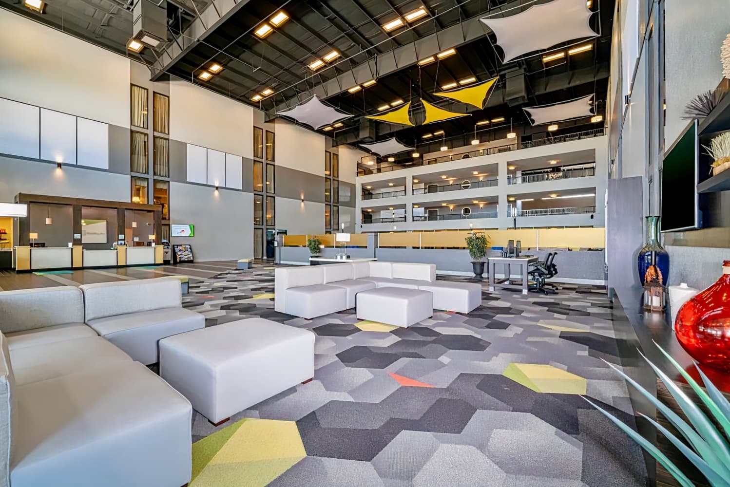 Holiday Inn Morgantown/Pennsylvania Turnpike Exit 298