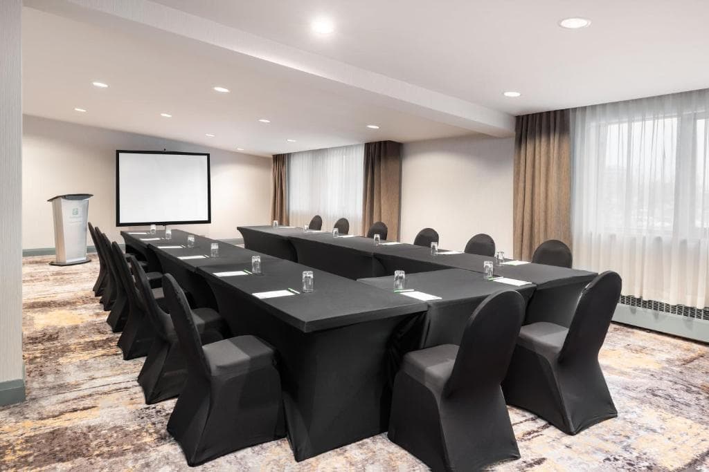 Holiday Inn Toronto Airport East, an IHG Hotel