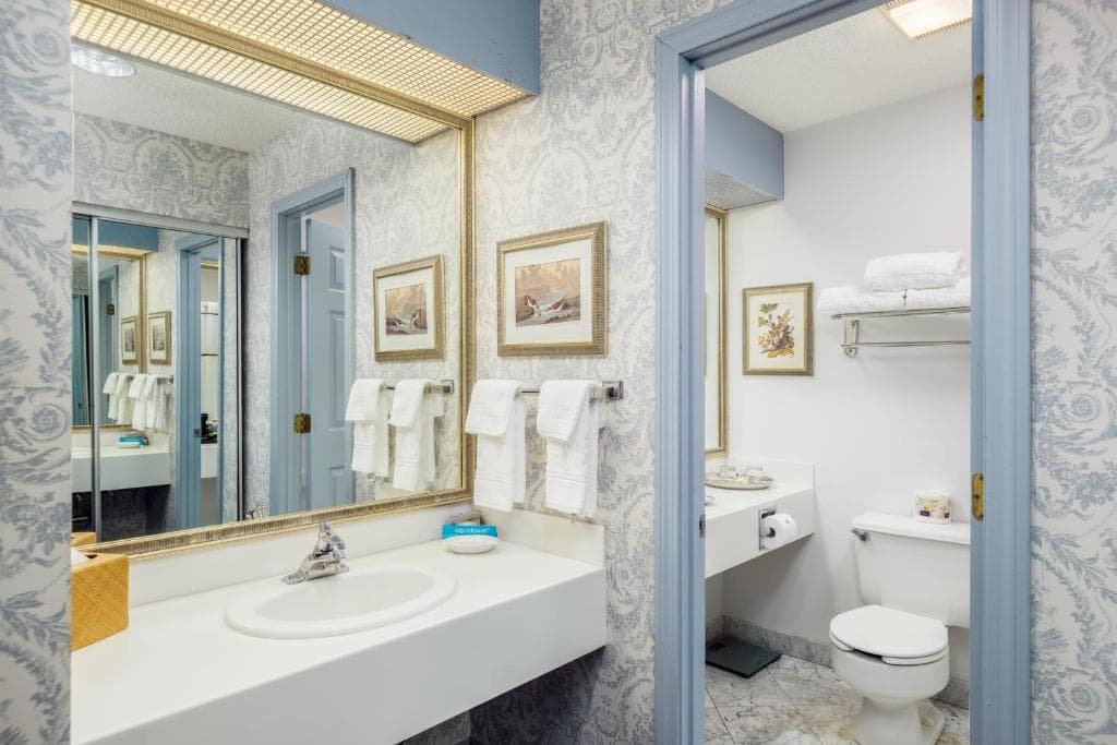 The Farmington Inn & Suites