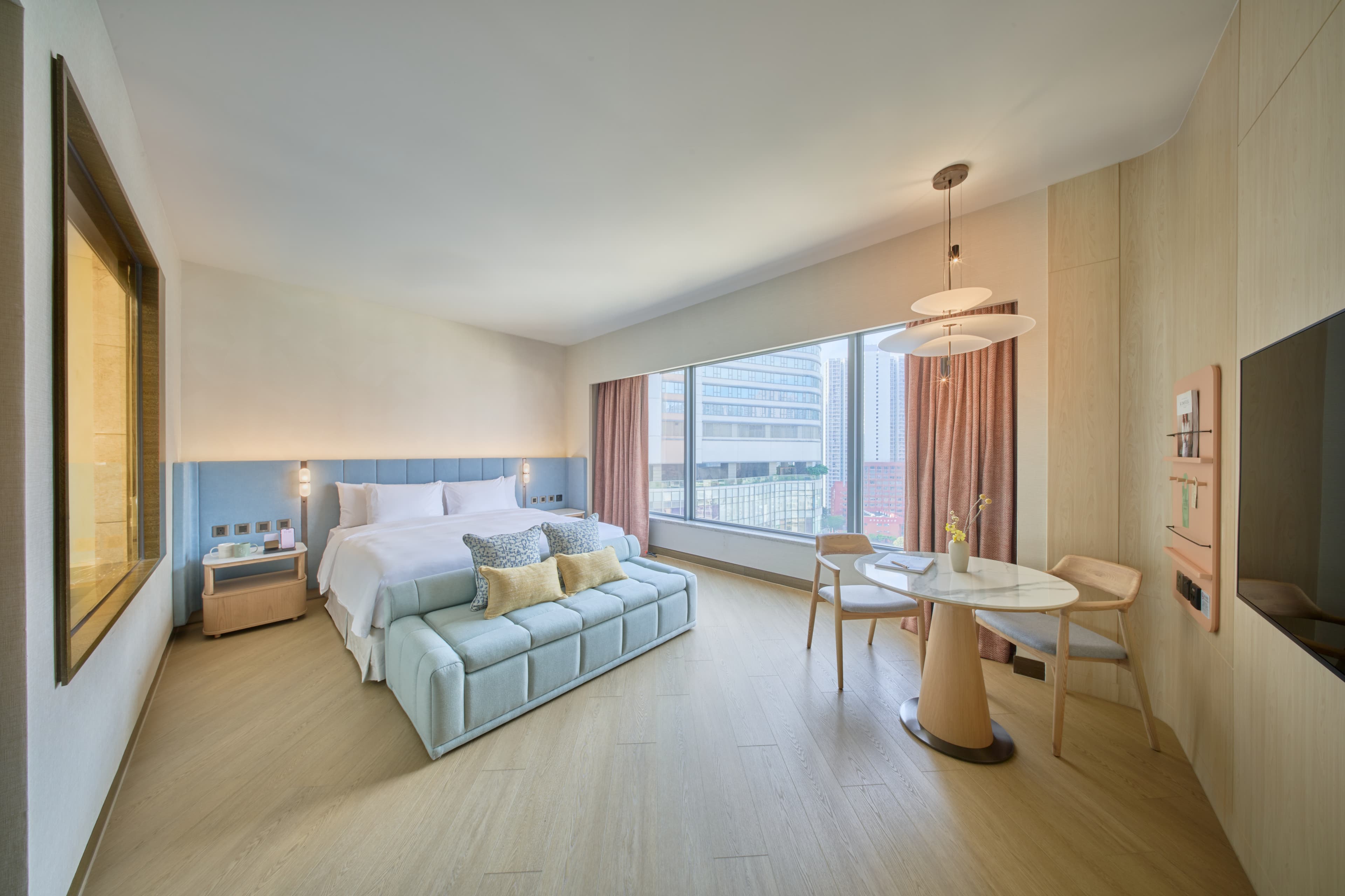 The Royal Garden Kowloon East (formerly: Royal Plaza Hong Kong Kowloon East, an IHG Hotel)