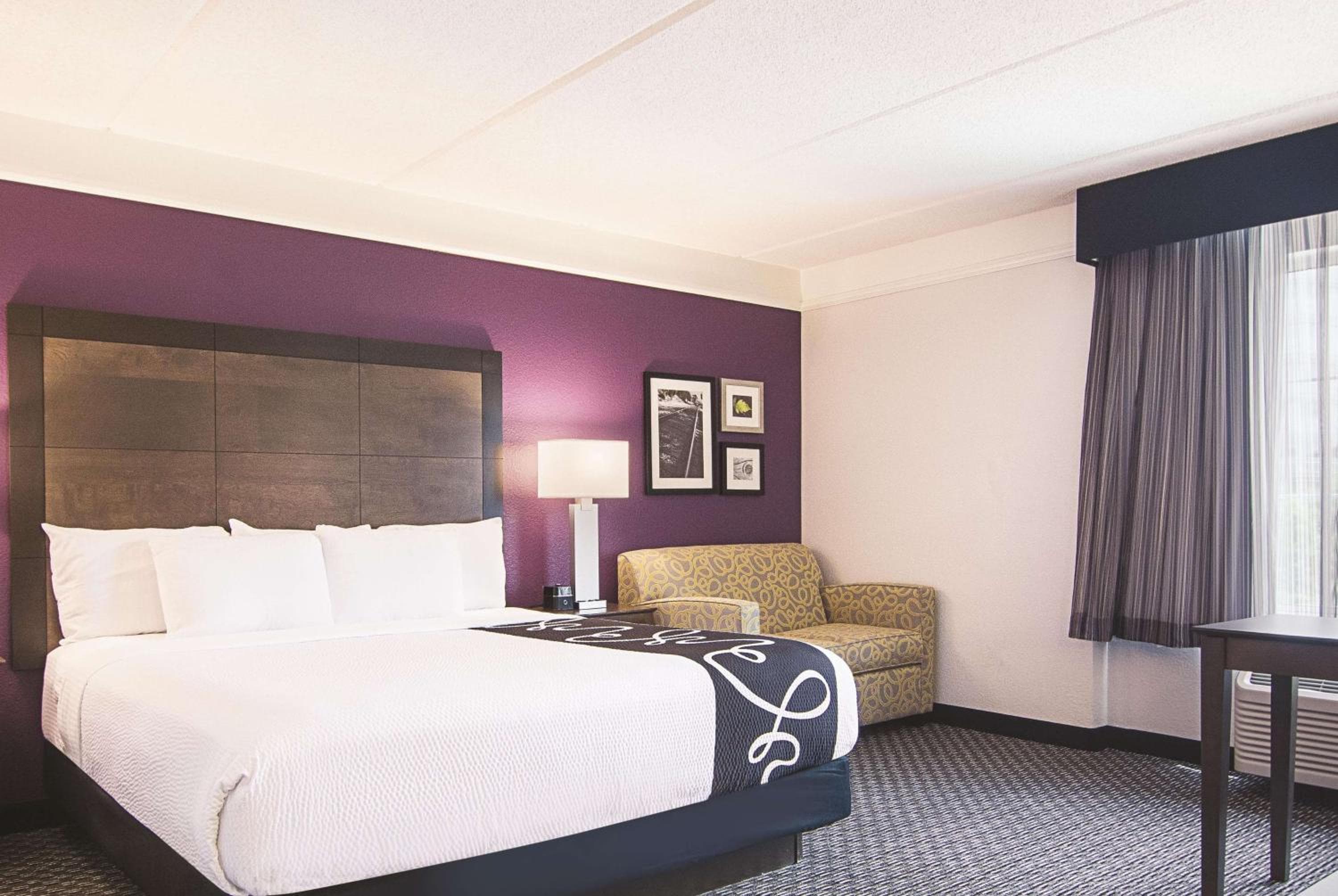 La Quinta Inn and Suites by Wyndham Atlanta Perimeter Medical