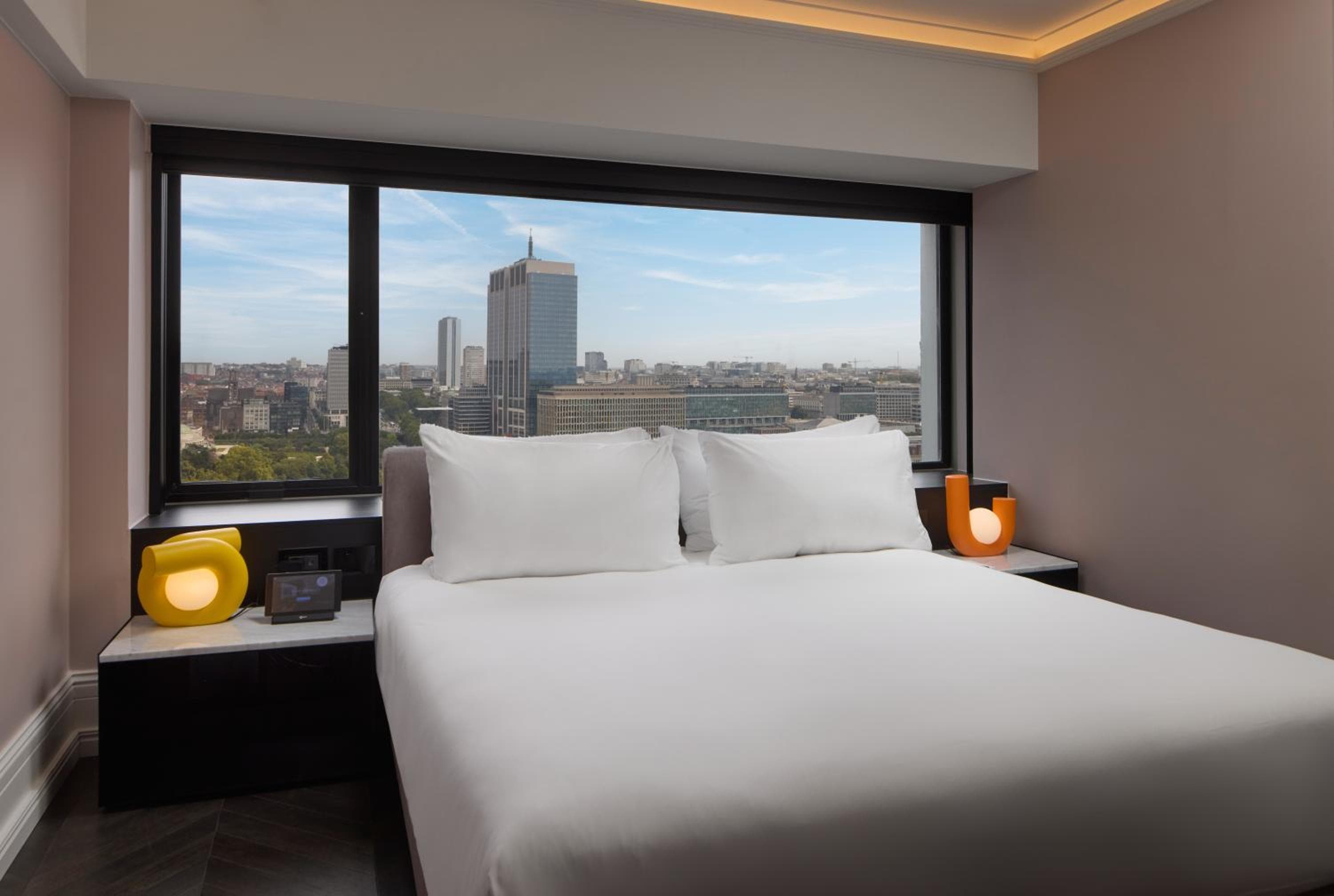 Cardo Brussels, Autograph Collection