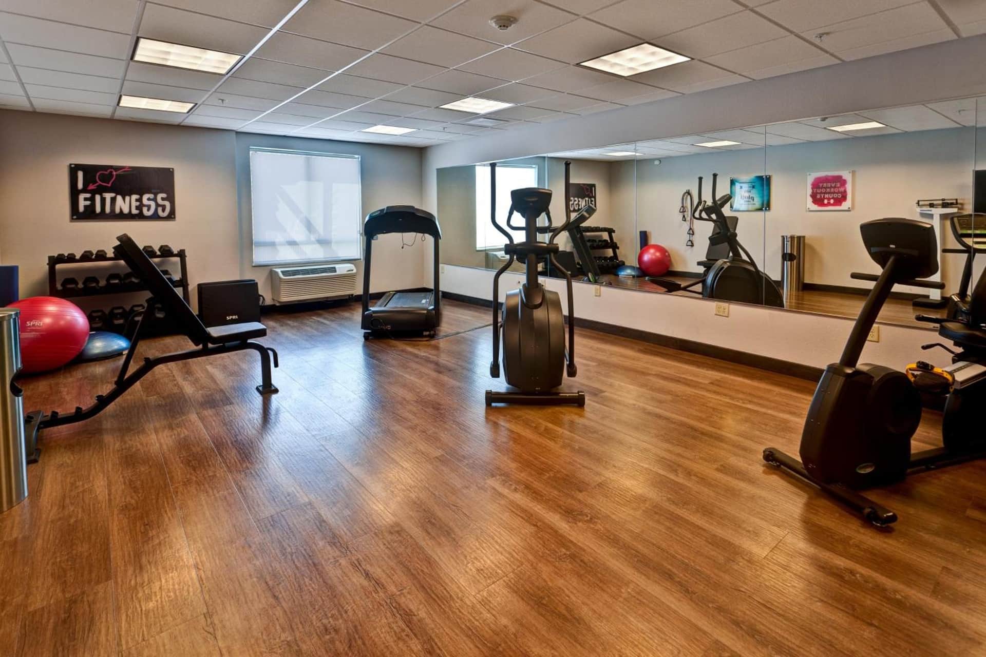 Holiday Inn Express Hutchinson