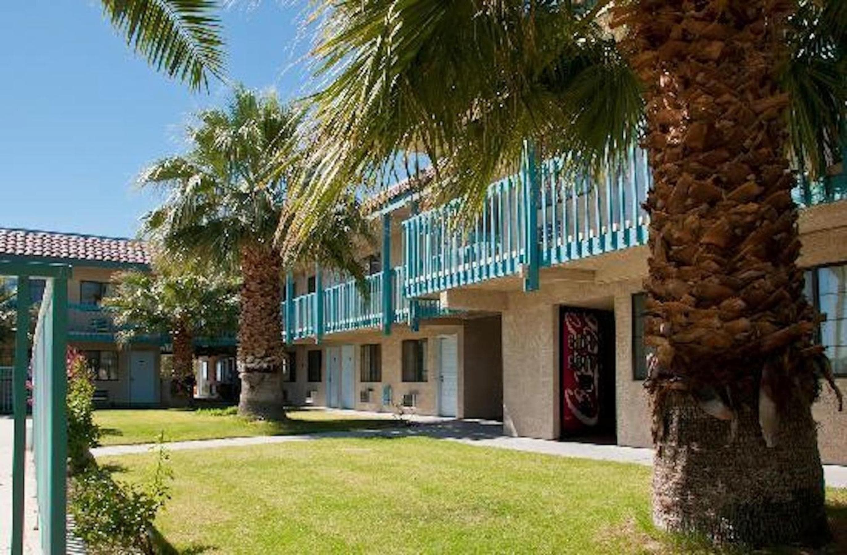 Days Inn & Suites by Wyndham Needles