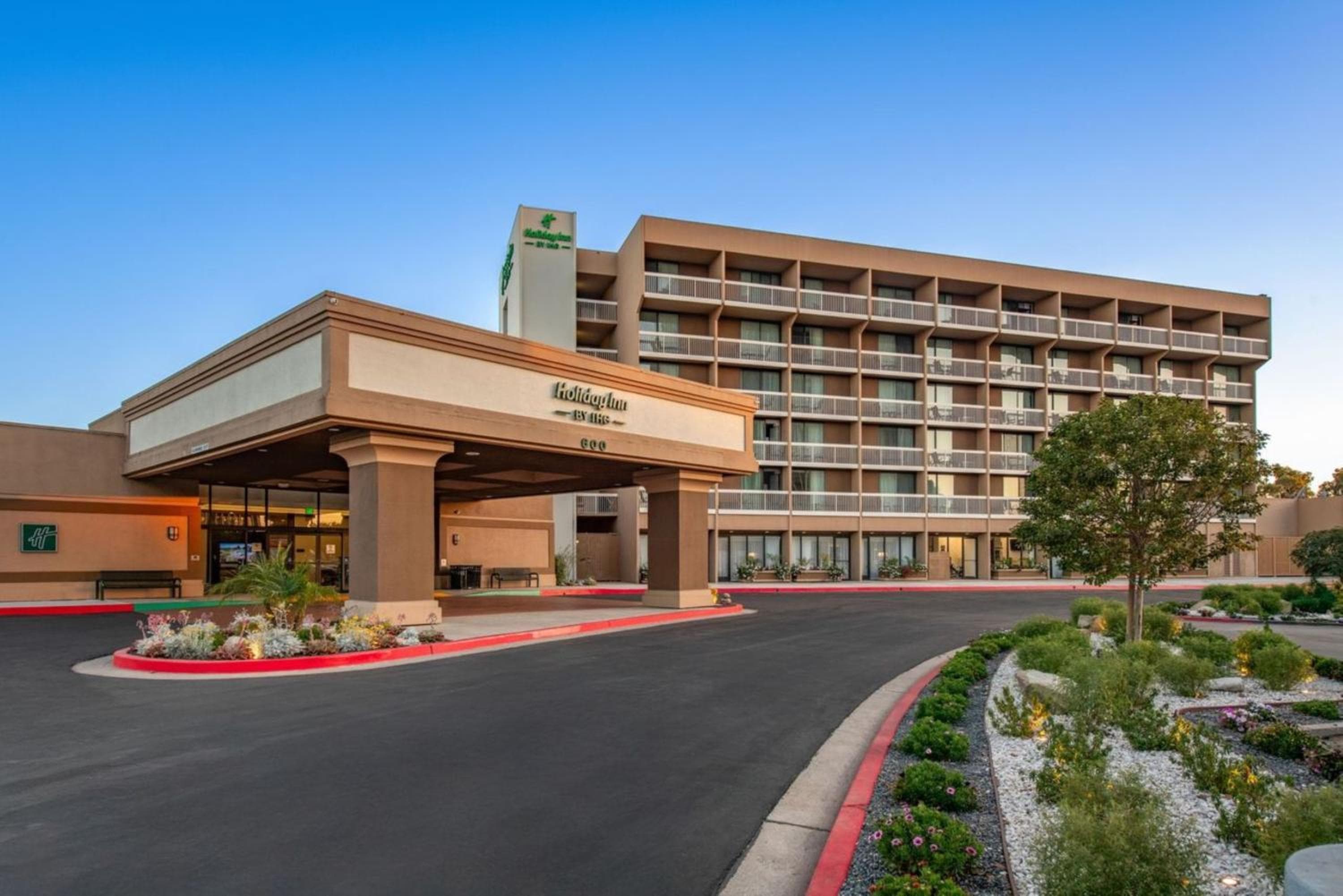 Holiday Inn Oxnard - Ventura by IHG