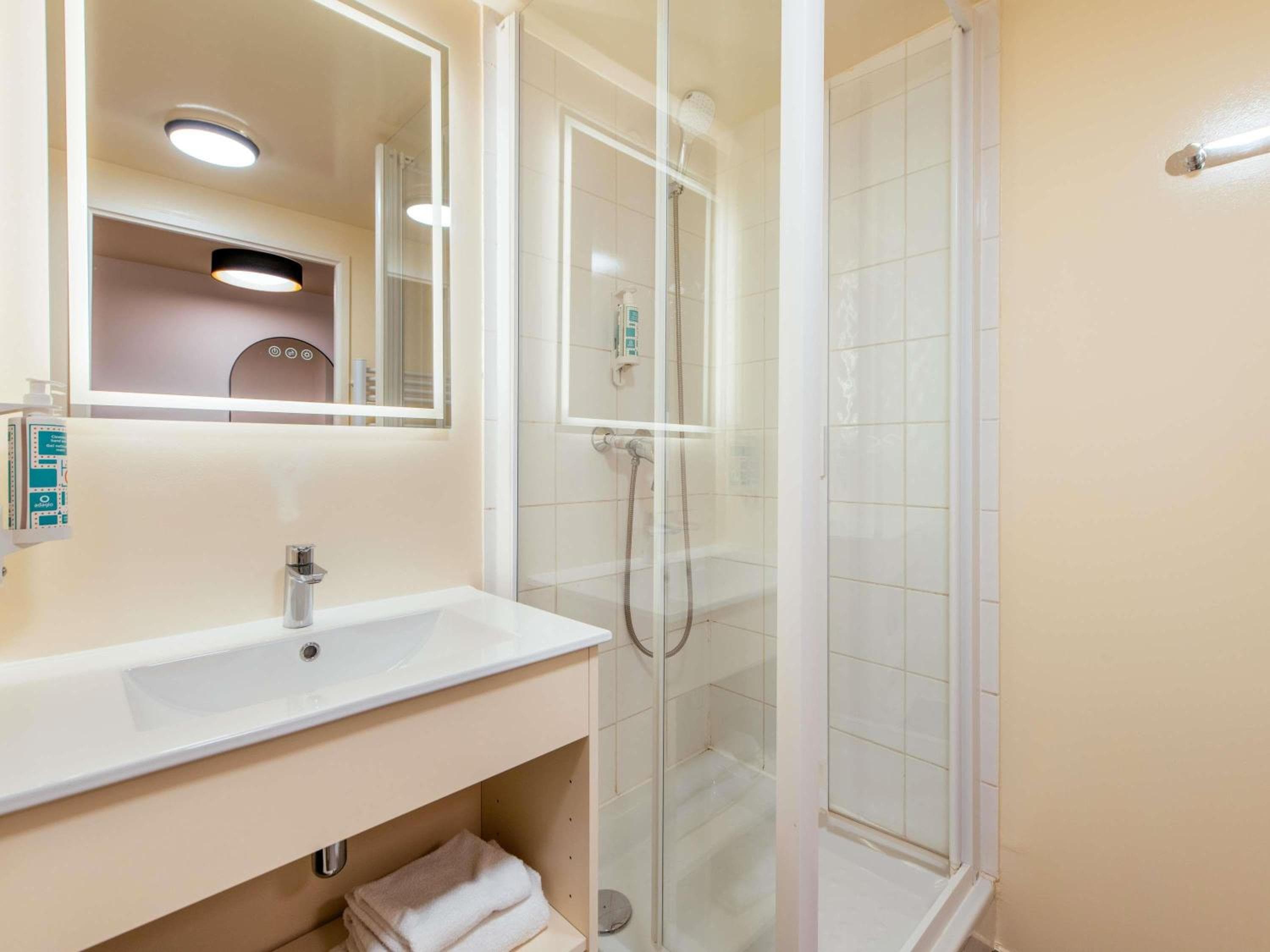 Adagio Access Paris Asnières Aparthotel