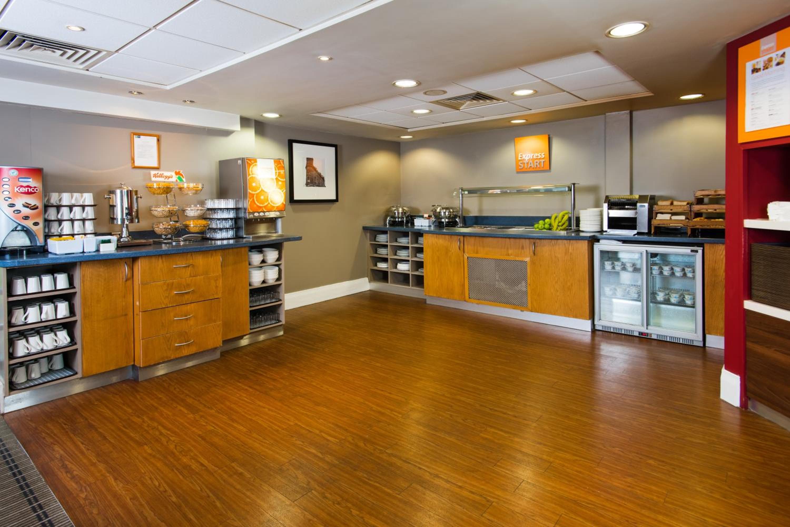 Holiday Inn Express - Swansea - East