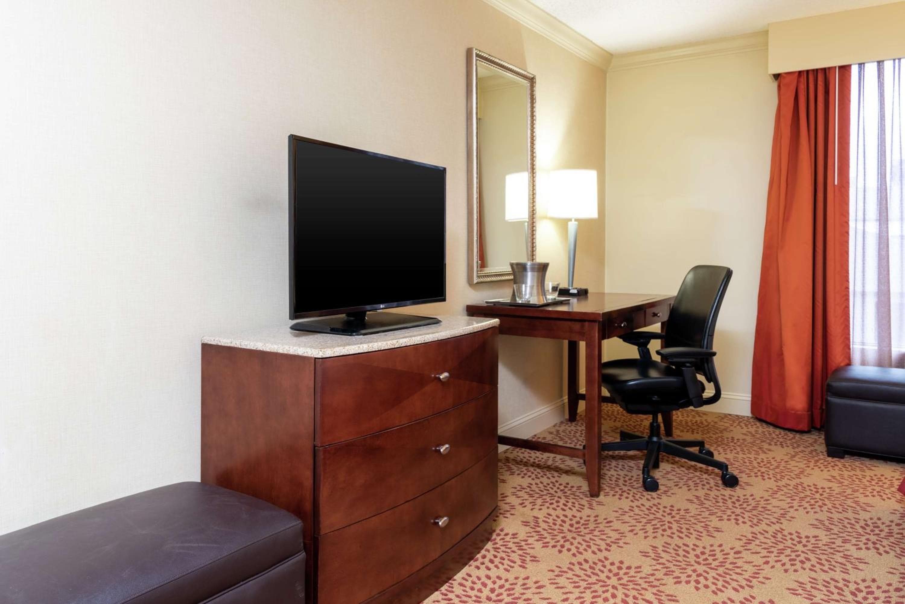 DoubleTree by Hilton Hotel Grand Rapids Airport