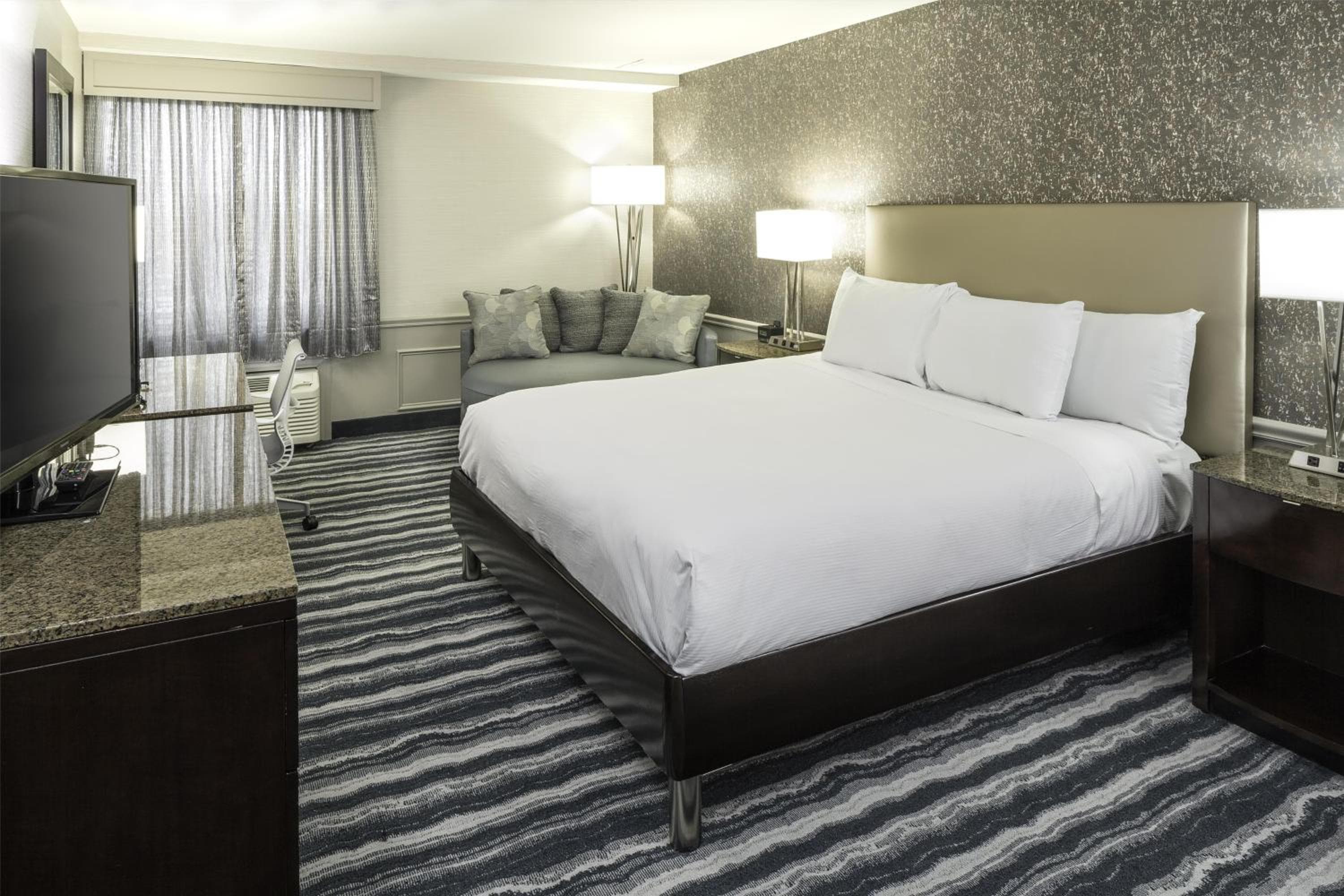 DoubleTree by Hilton Downtown Wilmington - Legal District