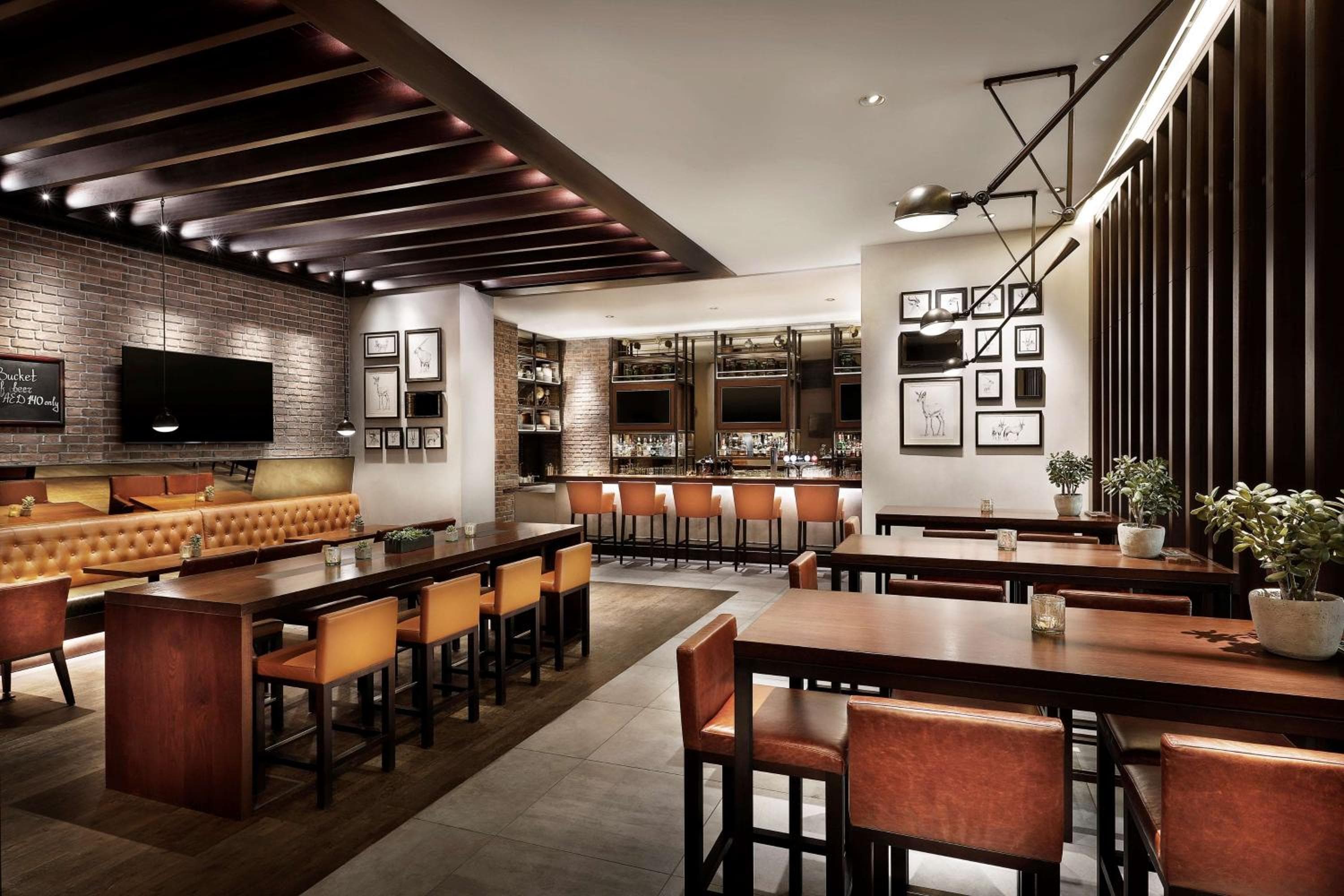 Hilton Garden Inn Dubai, Mall Avenue