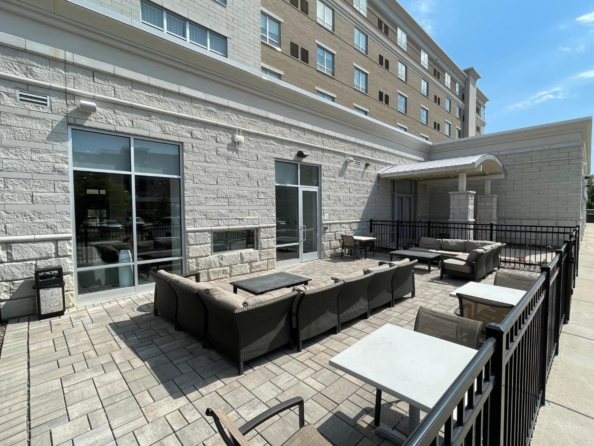 Holiday Inn & Suites Farmington Hills - Detroit NW by IHG