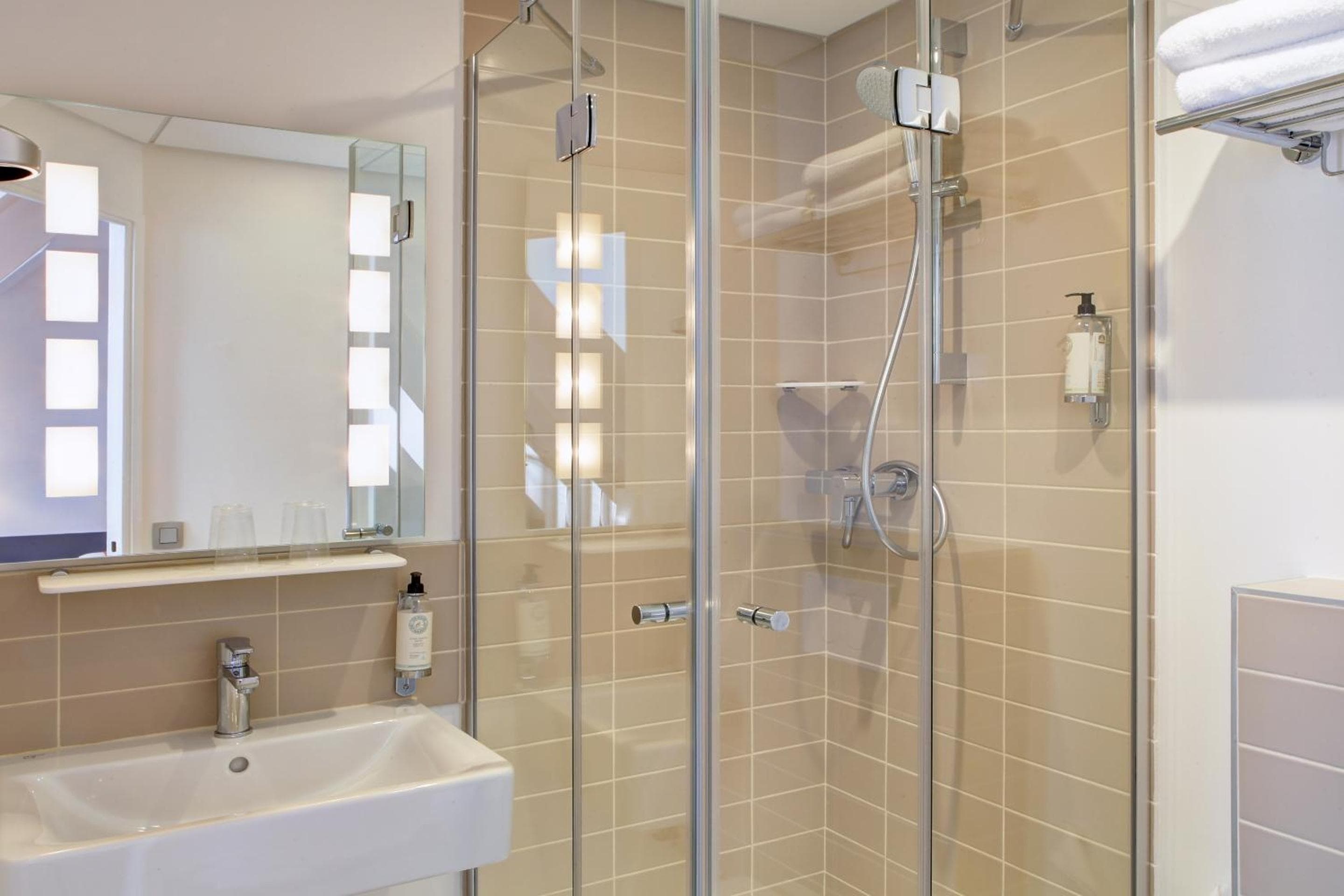 Contact Hôtel Alizé Montmartre