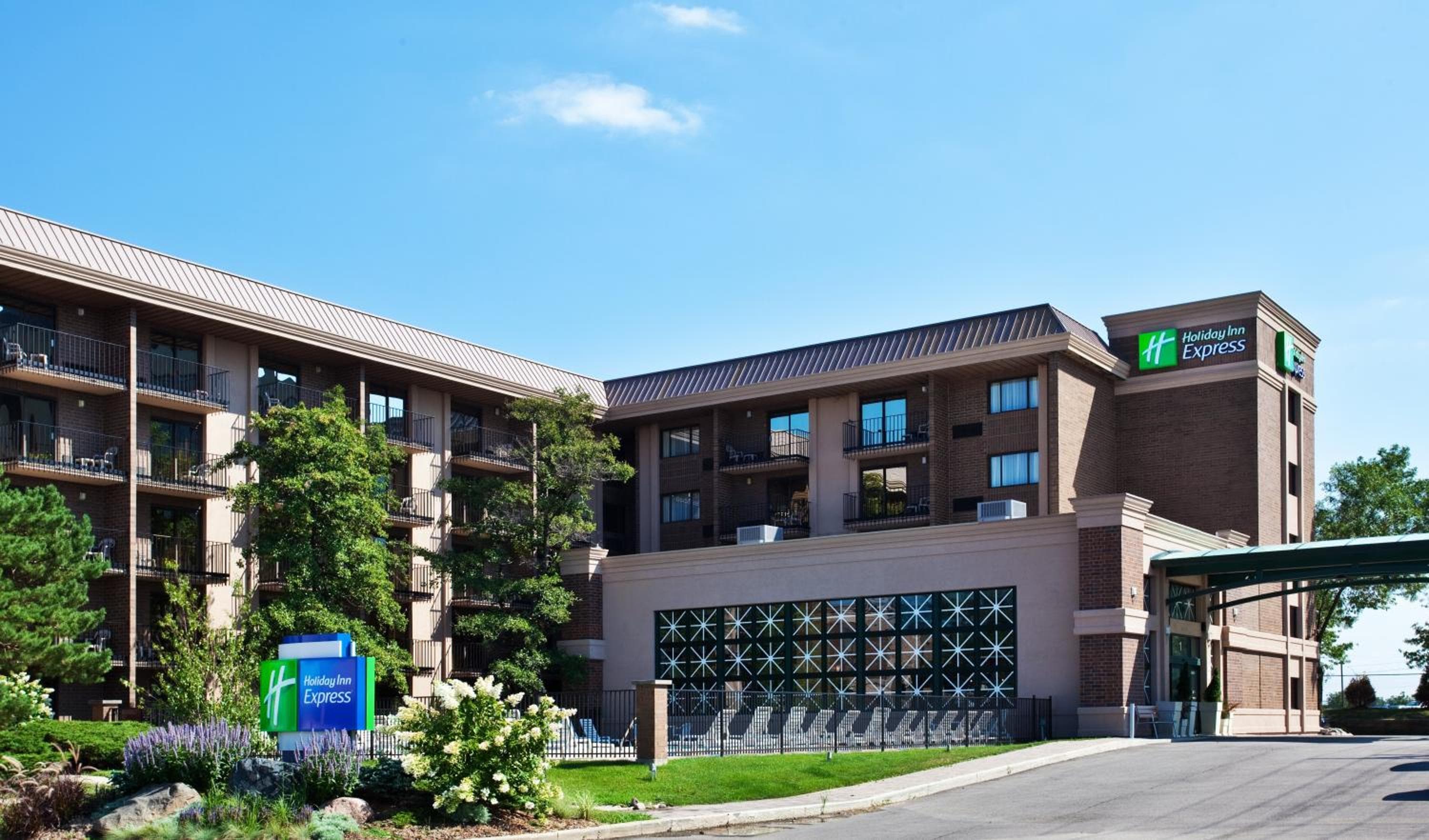 Holiday Inn Express Rolling Meadows-Schaumburg Area, an IHG Hotel
